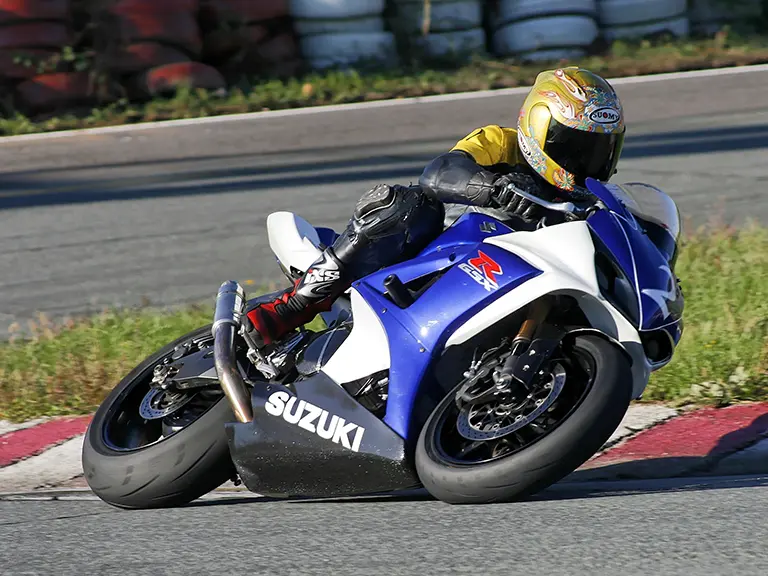 vulić racing motor na stazi